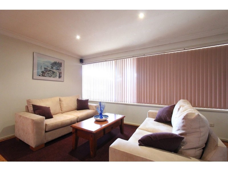 10 Shortland Avenue, Lurnea NSW 2170