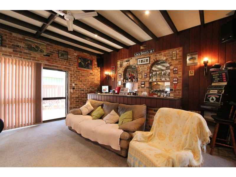 10 Shortland Avenue, Lurnea NSW 2170