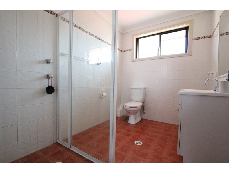 10 Shortland Avenue, Lurnea NSW 2170