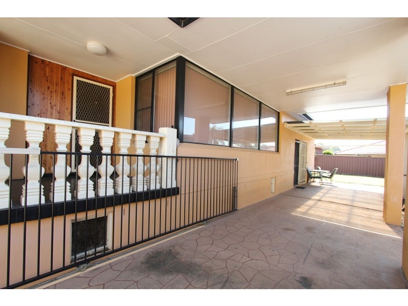 10 Shortland Avenue, Lurnea NSW 2170