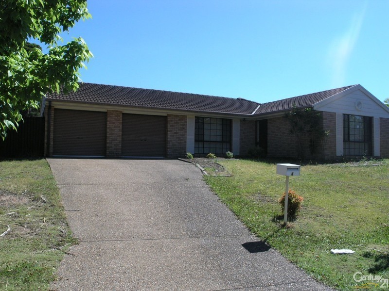 4 BANKSIA PLACE, Wattle Grove NSW 2173