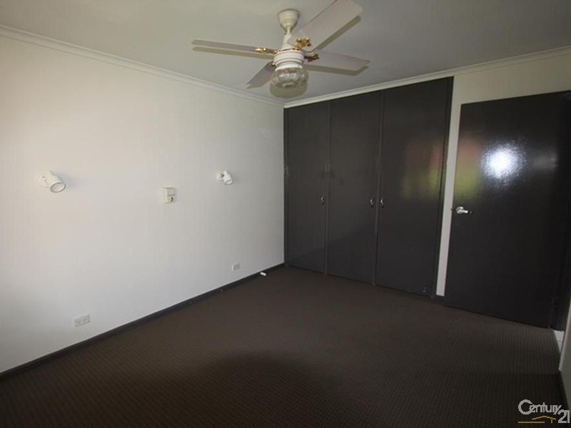 43 BROOKS STREET, Macquarie Fields NSW 2564