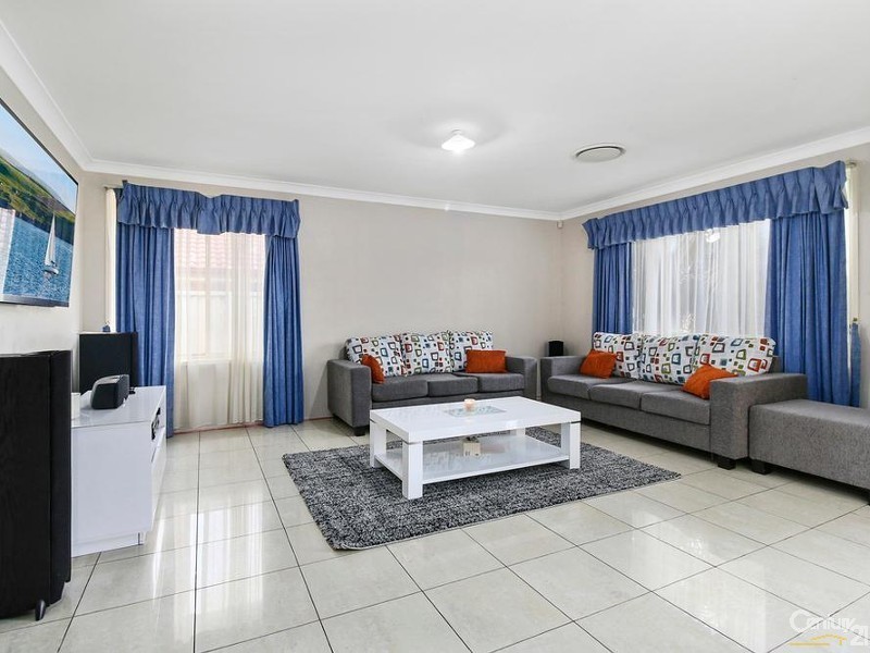 31 Ringarooma Circuit, West Hoxton NSW 2171