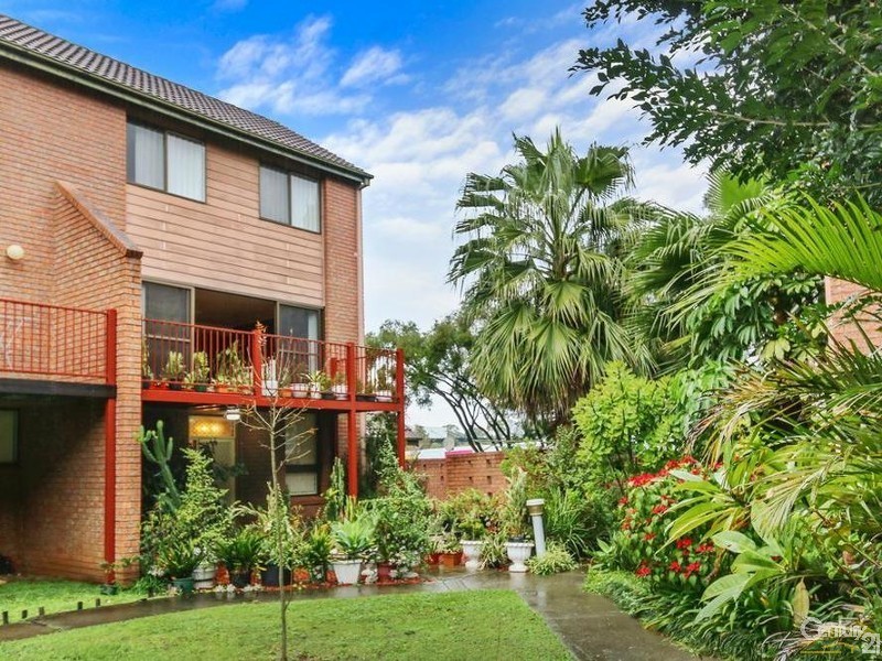 Unit 1/ 3-5 Atkinson Street, Liverpool NSW 2170