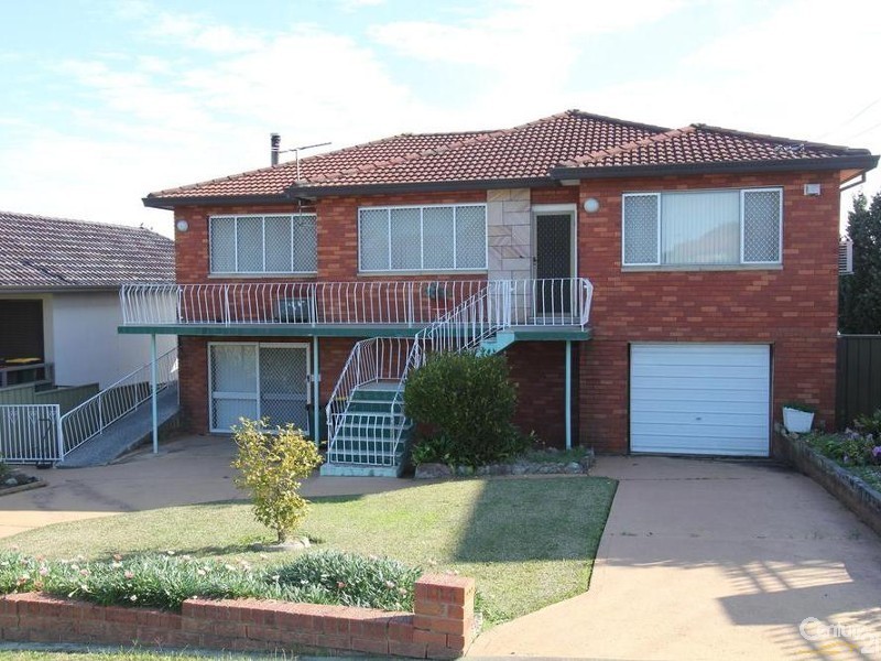 10 AYSHFORD STREET, Casula NSW 2170