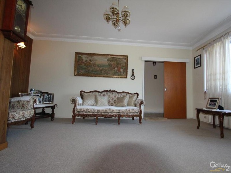 10 AYSHFORD STREET, Casula NSW 2170