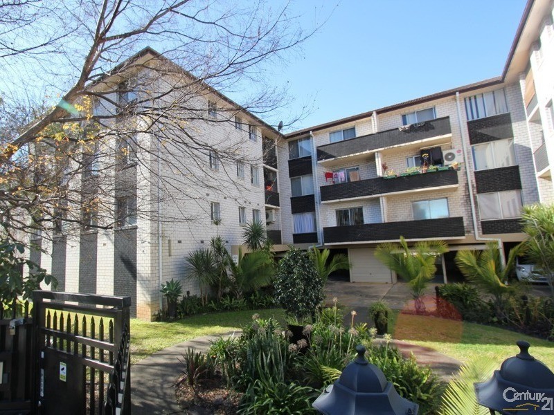 24/12-16 Goulburn Street, Warwick Farm NSW 2170