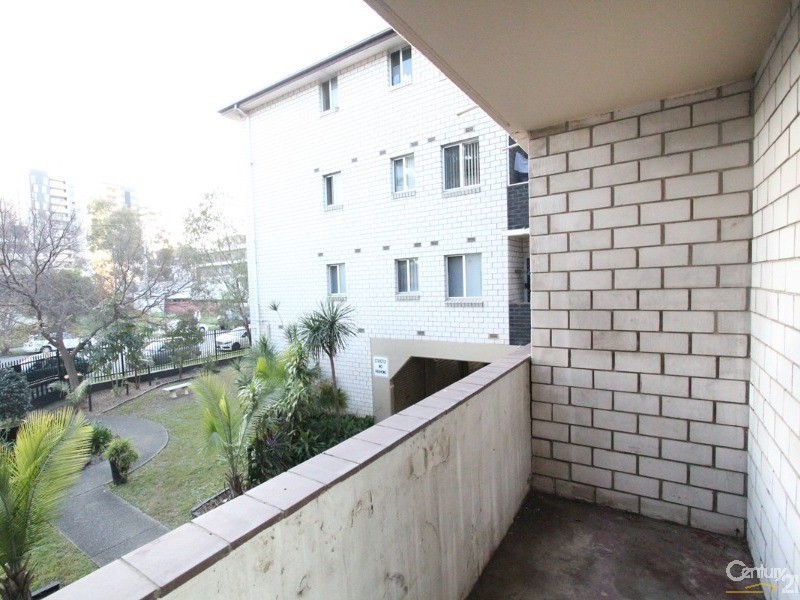 24/12-16 Goulburn Street, Warwick Farm NSW 2170