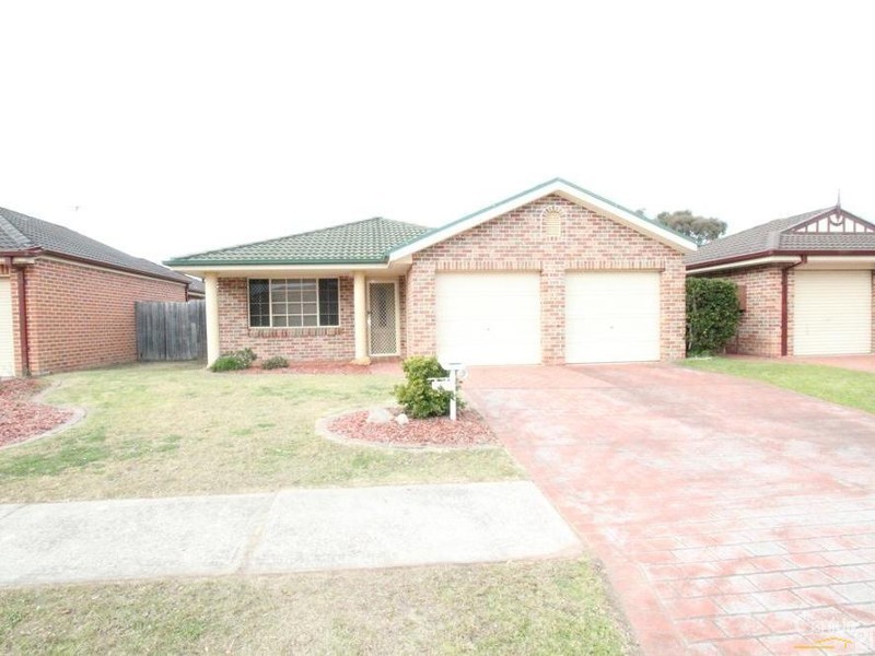 5 WOMBEYAN COURT, Wattle Grove NSW 2173