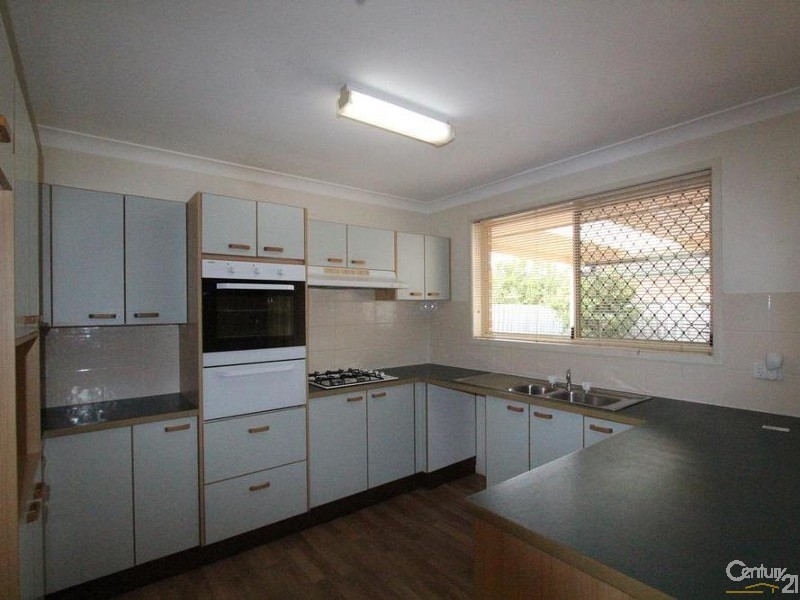 5 WOMBEYAN COURT, Wattle Grove NSW 2173