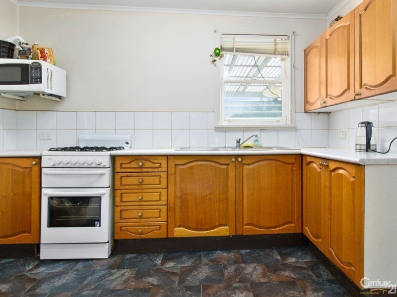 18 Glenwari Street, Sadleir NSW 2168