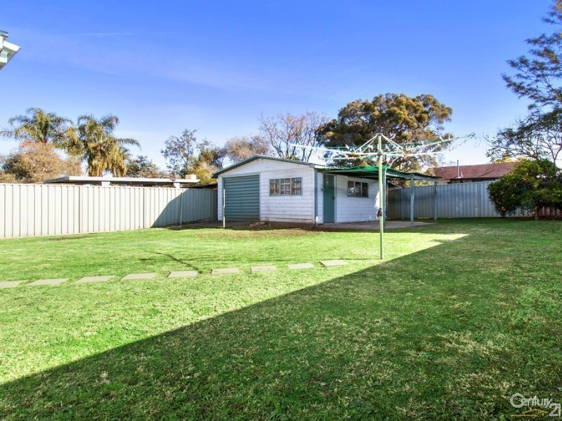 18 Glenwari Street, Sadleir NSW 2168