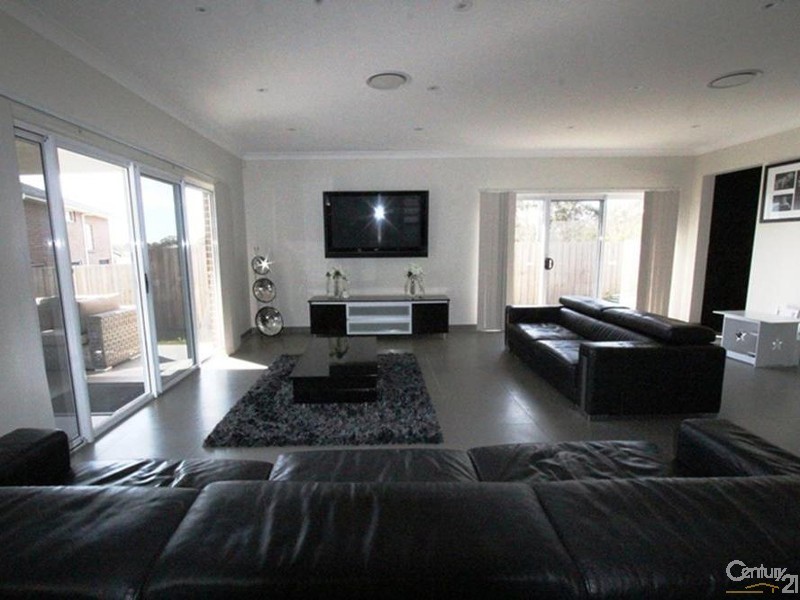 6 TUGELA RISE, Edmondson Park NSW 2174