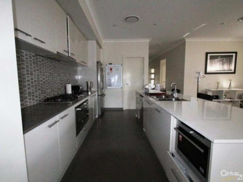 6 TUGELA RISE, Edmondson Park NSW 2174