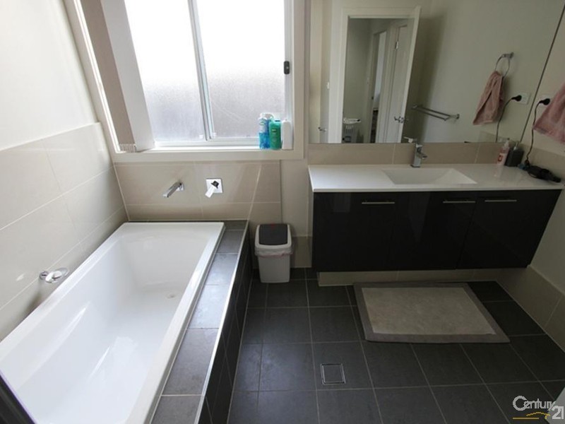 6 TUGELA RISE, Edmondson Park NSW 2174