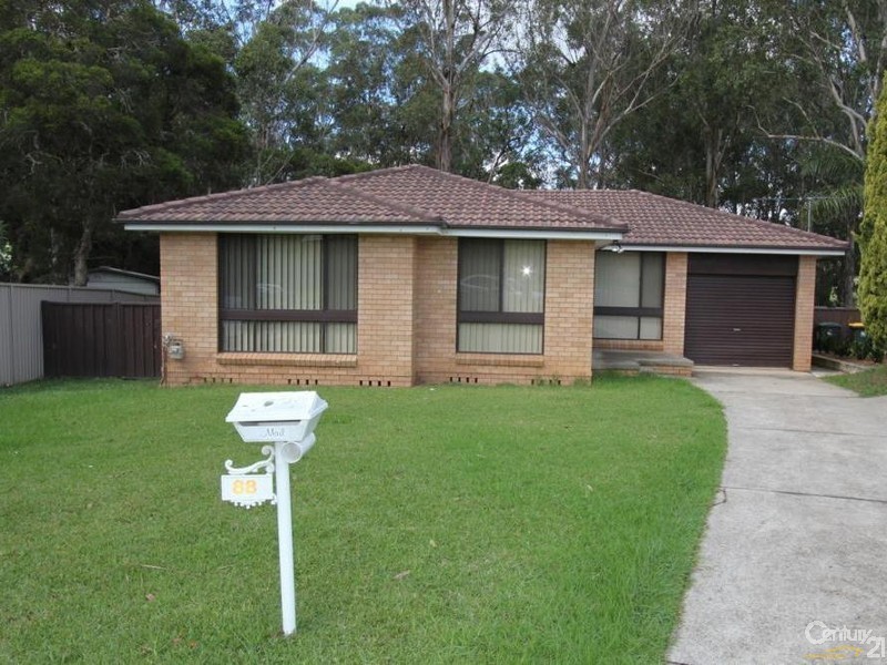 88 TROBRIAND CRESCENT, Glenfield NSW 2167