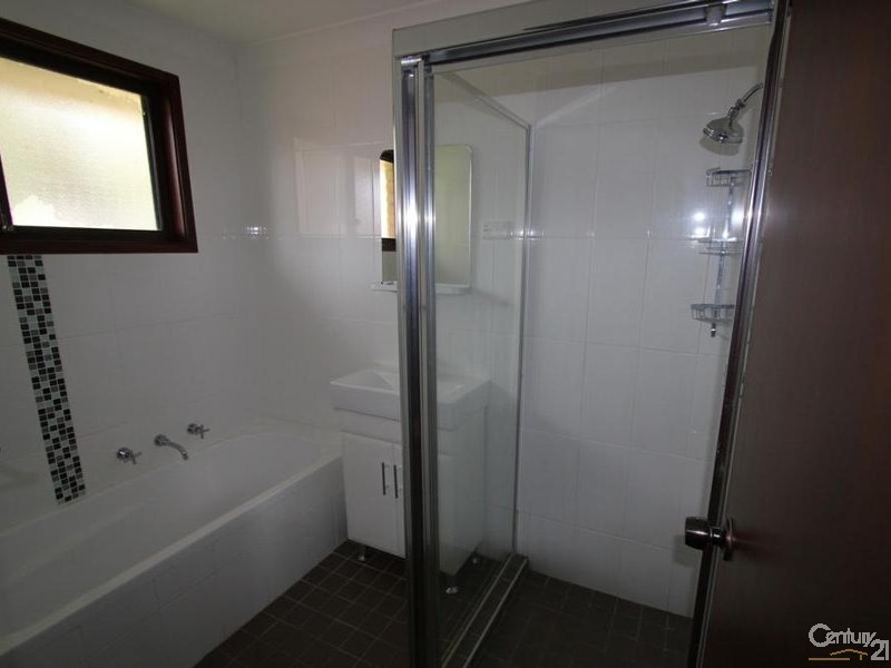 88 TROBRIAND CRESCENT, Glenfield NSW 2167