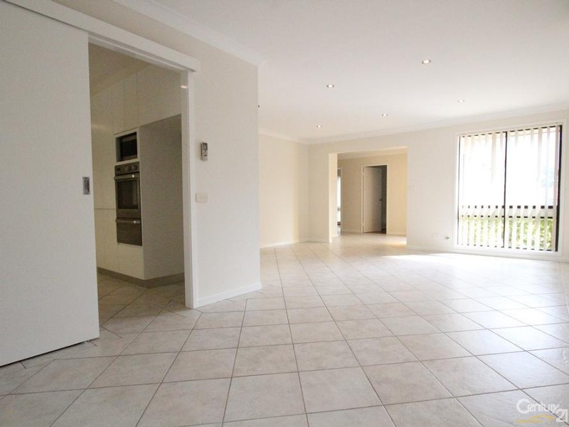 68 EPSOM ROAD, Chipping Norton NSW 2170