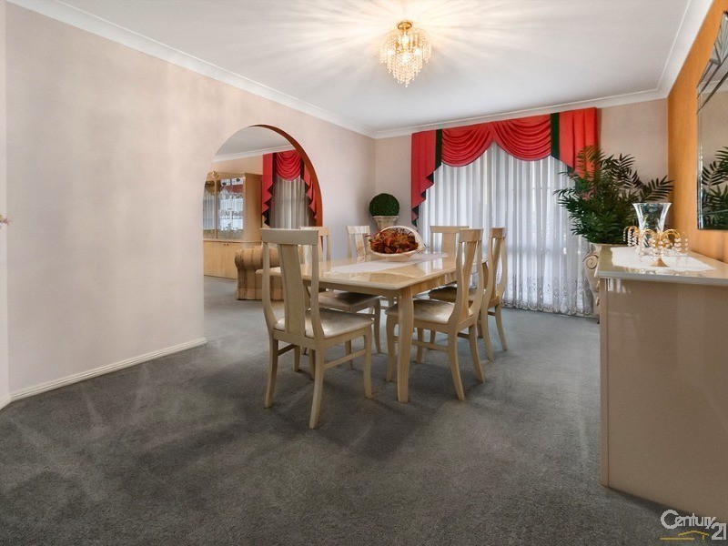 14 Rosehill Close, Casula NSW 2170