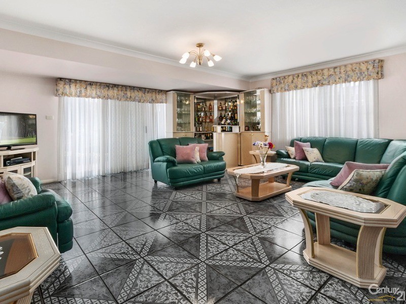 14 Rosehill Close, Casula NSW 2170