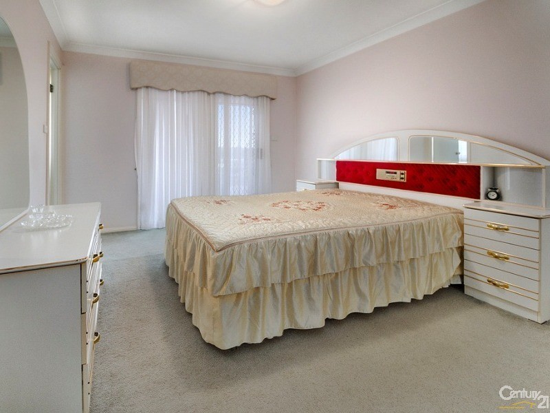 14 Rosehill Close, Casula NSW 2170