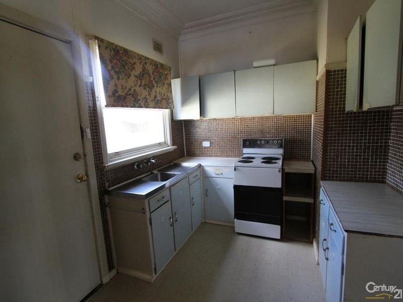 214 MOORE STREET, Liverpool NSW 2170