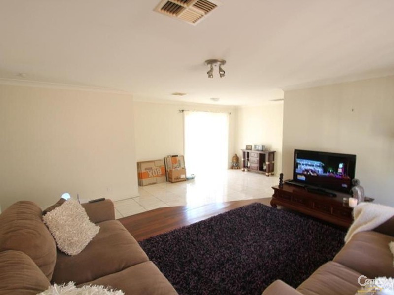 20B CATO WAY, Casula NSW 2170