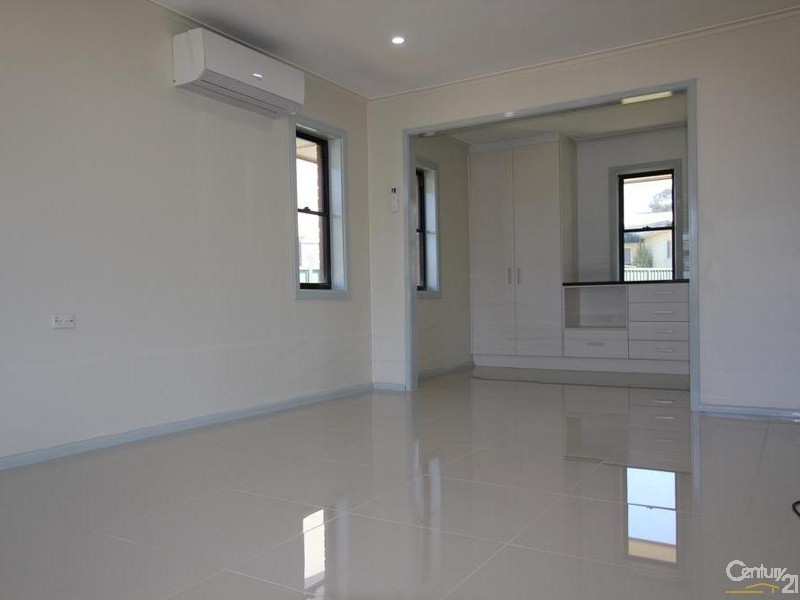 7 MAXWELL AVENUE, Ashcroft NSW 2168