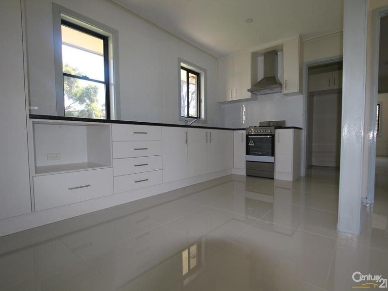 7 MAXWELL AVENUE, Ashcroft NSW 2168