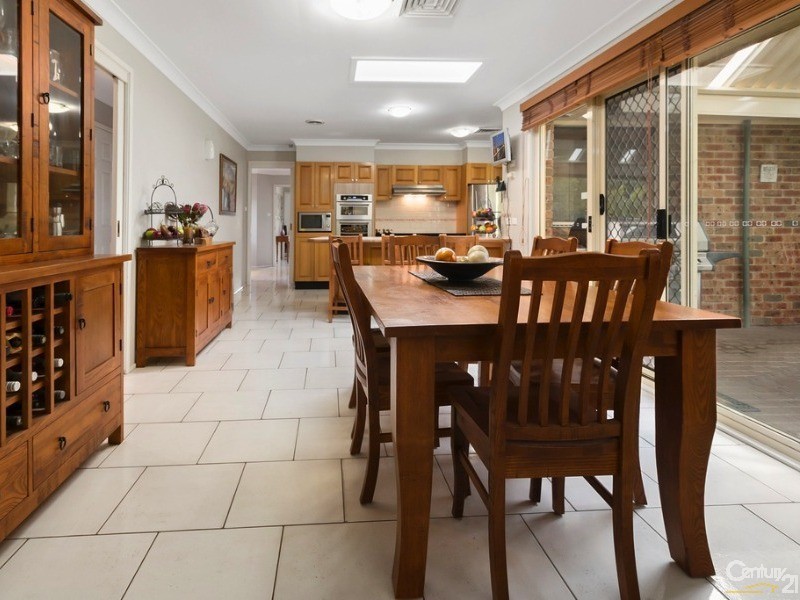 3 Ellerston Court, Wattle Grove NSW 2173