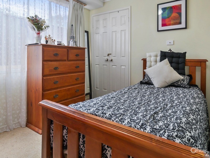 3 Ellerston Court, Wattle Grove NSW 2173