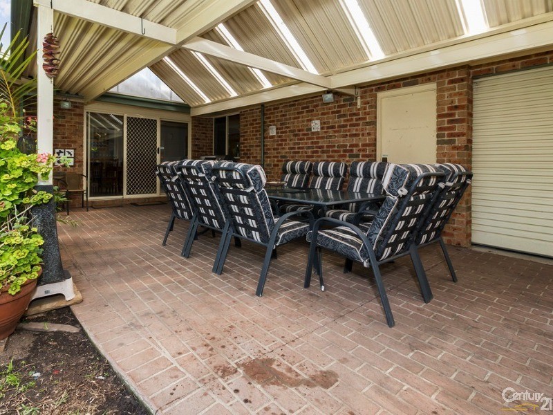 3 Ellerston Court, Wattle Grove NSW 2173