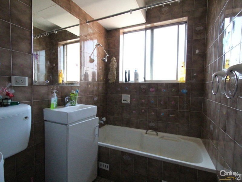 8/23 Norfolk Street, Liverpool NSW 2170