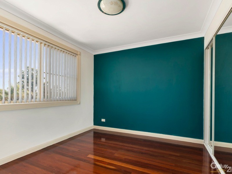 1  Arunta Avenue, Green Valley NSW 2168