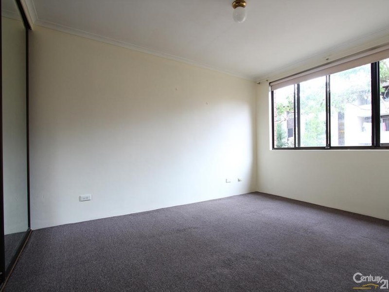 8/142 MOORE STREET, Liverpool NSW 2170
