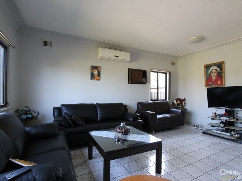 23 Coolaroo Crescent, Lurnea NSW 2170