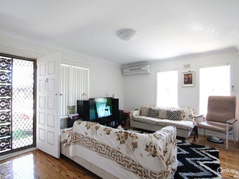 15 Bobin Road, Sadleir NSW 2168