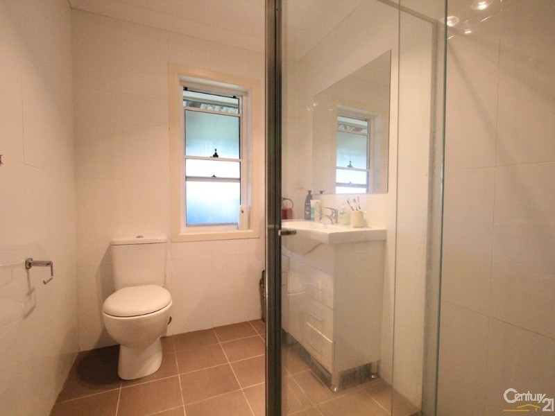 15 Bobin Road, Sadleir NSW 2168