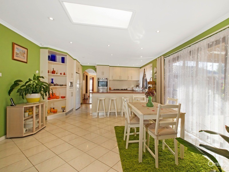 4 Baguette Close, Casula NSW 2170