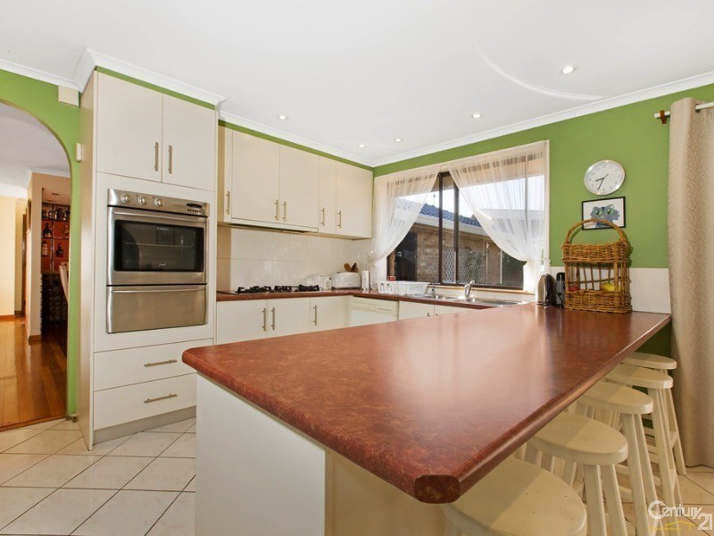 4 Baguette Close, Casula NSW 2170