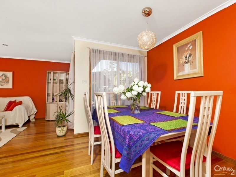 4 Baguette Close, Casula NSW 2170