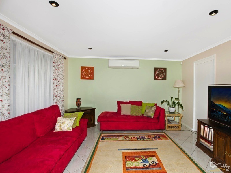 4 Baguette Close, Casula NSW 2170