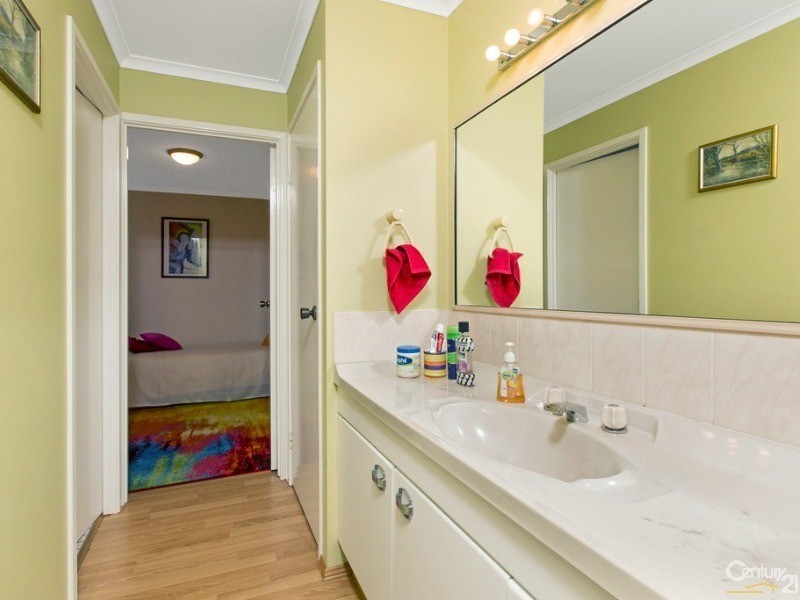 4 Baguette Close, Casula NSW 2170