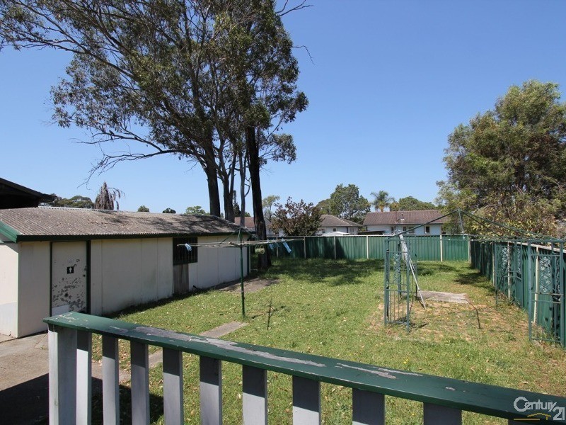 16 Pinnacle Street, Sadleir NSW 2168