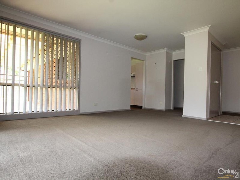 8 ORARA COURT, Wattle Grove NSW 2173