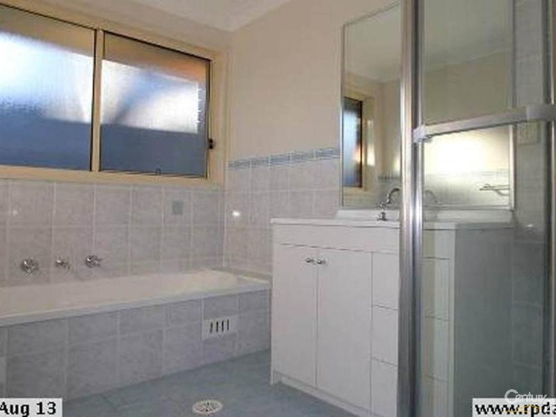 30 WALLCLIFFE COURT, Wattle Grove NSW 2173