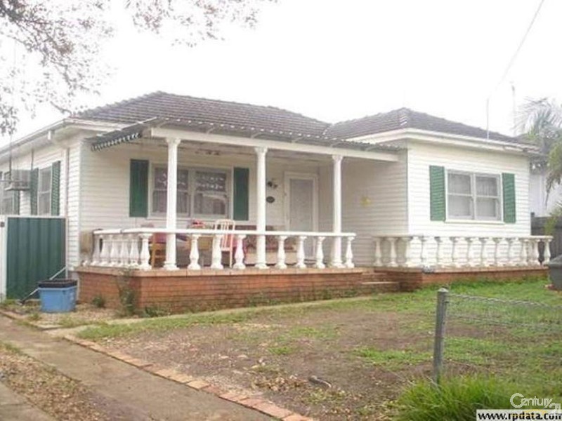 25 DALE AVENUE, Liverpool NSW 2170