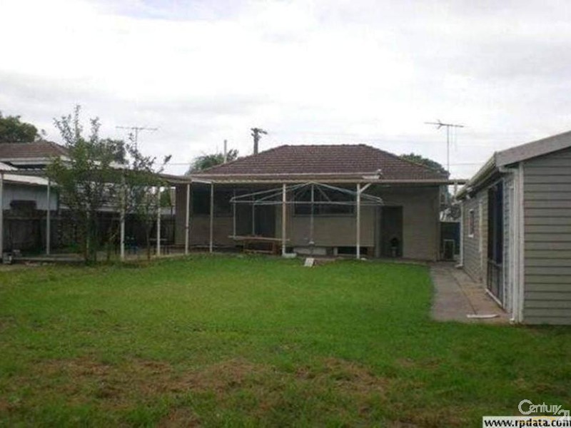 25 DALE AVENUE, Liverpool NSW 2170