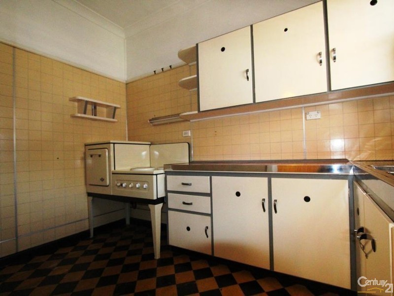 62 FLOWERDALE ROAD, Liverpool NSW 2170