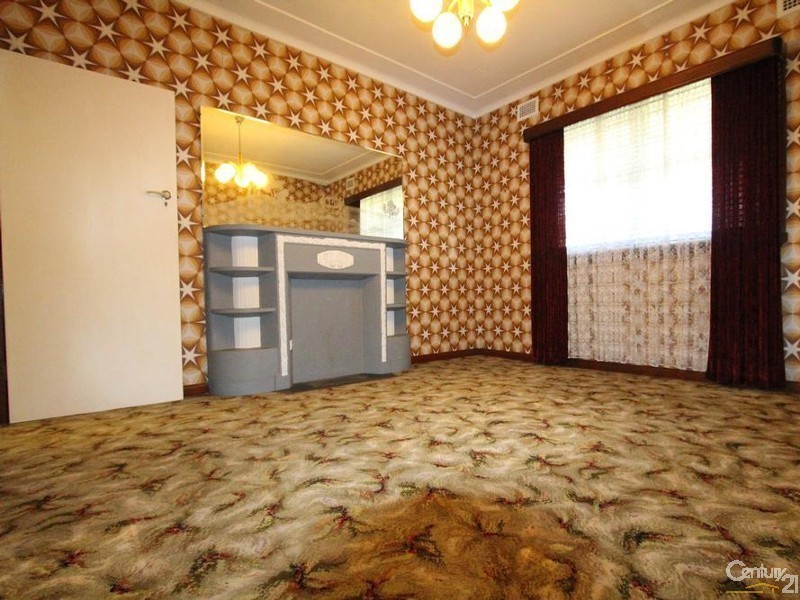 62 FLOWERDALE ROAD, Liverpool NSW 2170